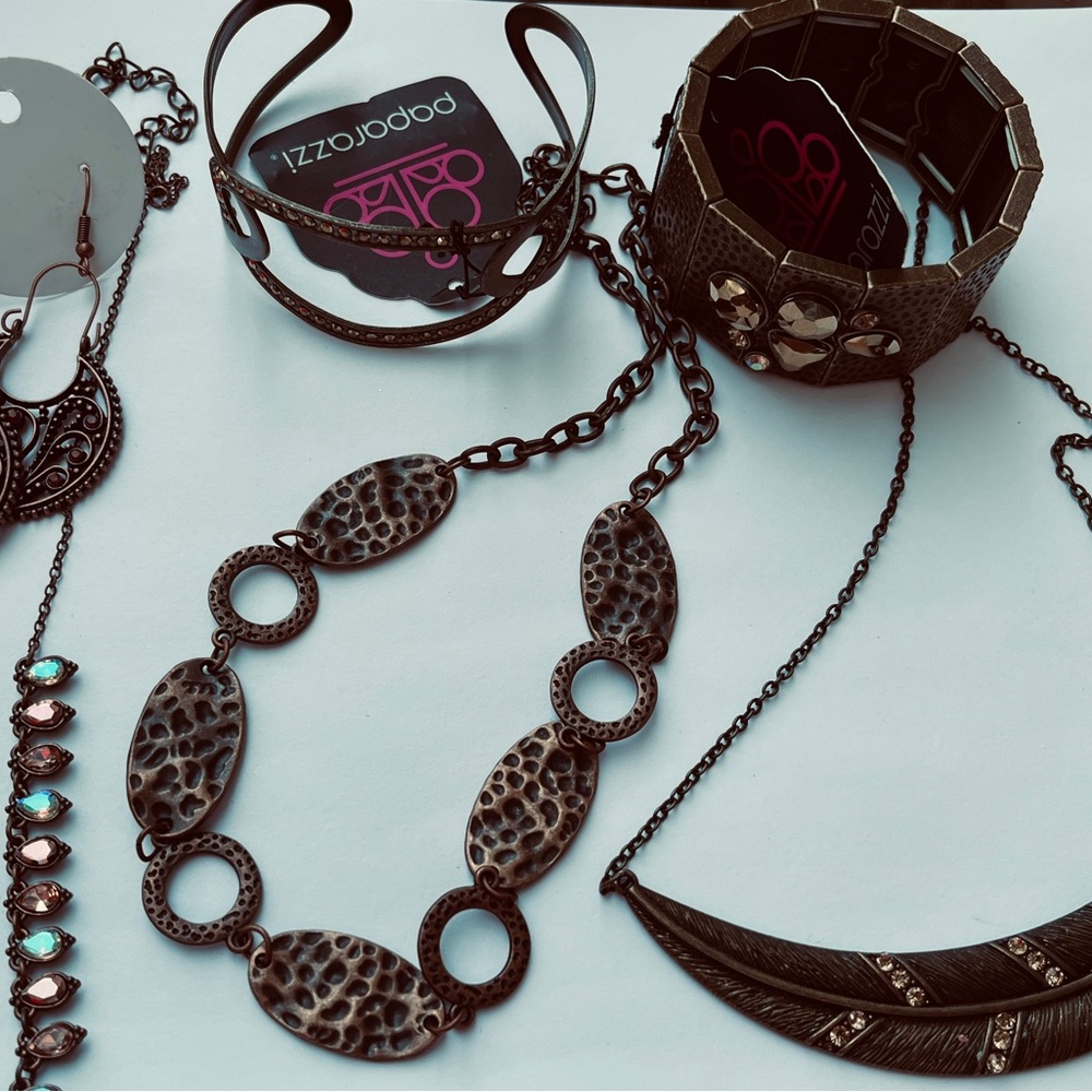 6 pc coordinating bronze jewelry items only $10